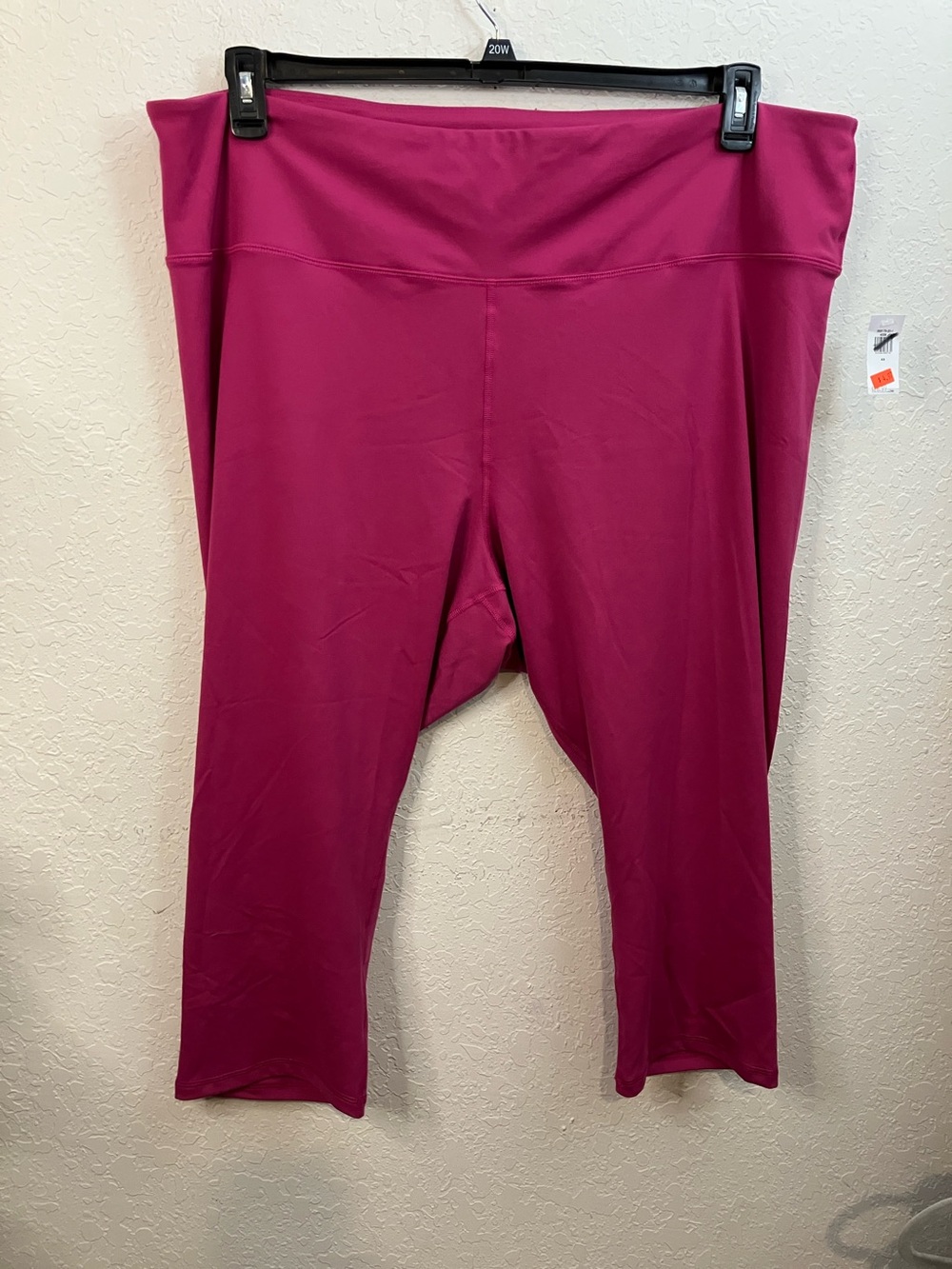 Old Navy Fuchsia Capri Leggings